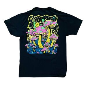 A.LAB Black Trip on This T-Shirt Adult Medium Colorful Mushroom Graphics Boho